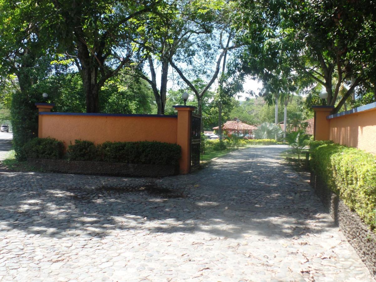 Отель Hosteria Real Санта-Фе-де-Антьокия Экстерьер фото