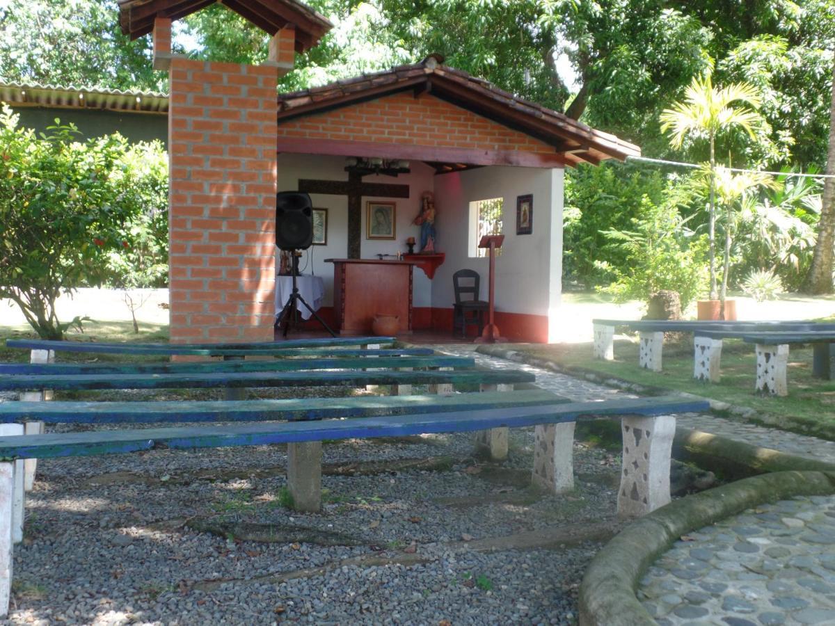 Отель Hosteria Real Санта-Фе-де-Антьокия Экстерьер фото